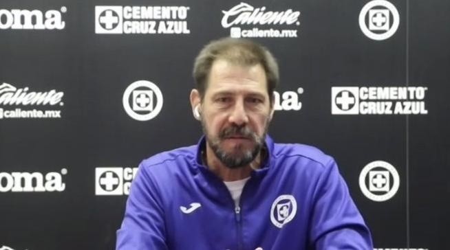 López de Silanes respaldó a Diego Aguirre. (Captura conferencia)