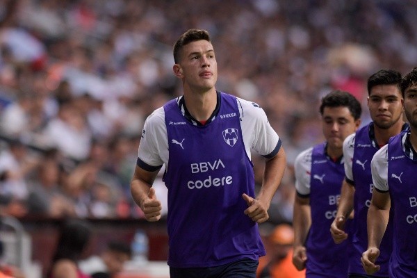 César Montes, baja por Covid-19 (Imago 7)