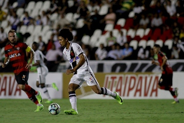 Agif/Luciano Belford - Douglas Luiz foi formado na base do Vasco