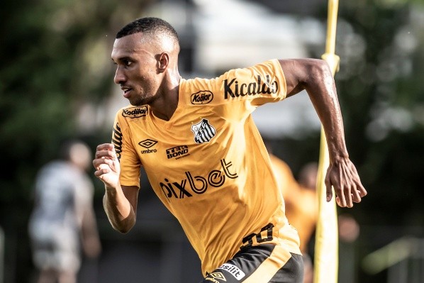 Foto: Ivan Storti/Santos FC - Atacante tem sido utilizado com frequência no Peixe desde 2020