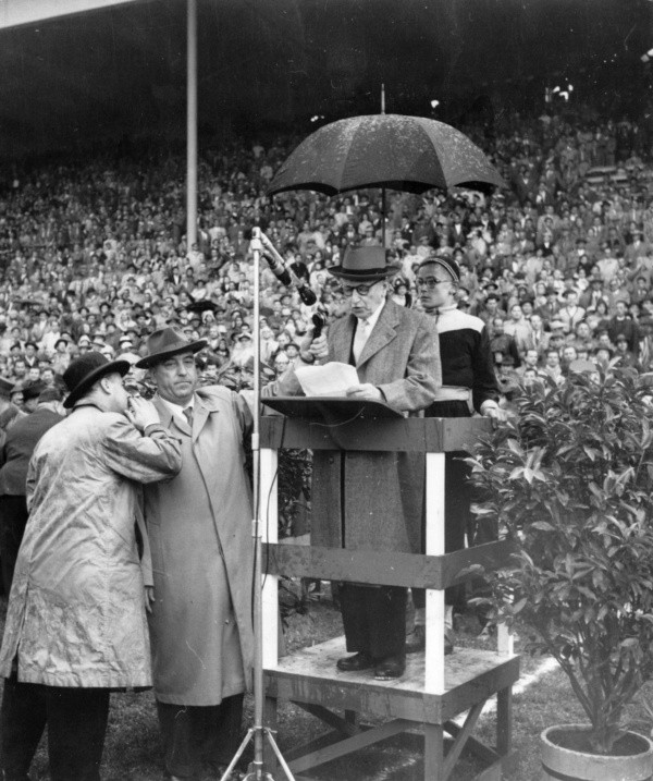 Jules Rimet, presidente y creador de la Copa del Mundo en Suiza 1954 (Getty Images)
