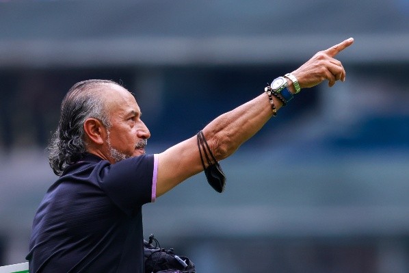 Raúl Gutiérrez, con serios problemas para armar un XI vs. Juárez (Imago 7)