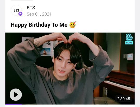 Jungkook durante su vlive de cumpleaños en 2021. Foto: VLive