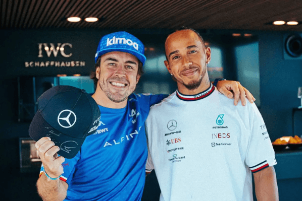 Fernando Alonso y Lewis Hamilton, una foto para la historia