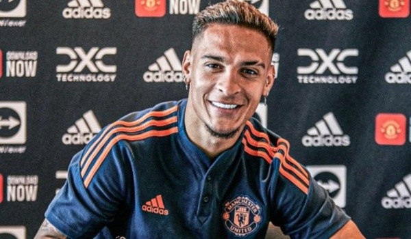 Antony: Manchester United Twitter