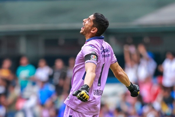 Chuy Corona no dudó en destrozar a Jaime Ordiales (Imago 7)