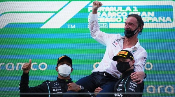Ratcliffe, junto a Lewis Hamilton y Valtteri Bottas con Mercedes