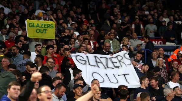 Los hinchas de Manchester United piden la salida de los Glazer