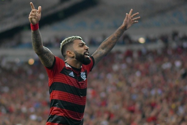 Gabigol iluminado: 10 jogos seguidos marcando gols no Brasileiro 