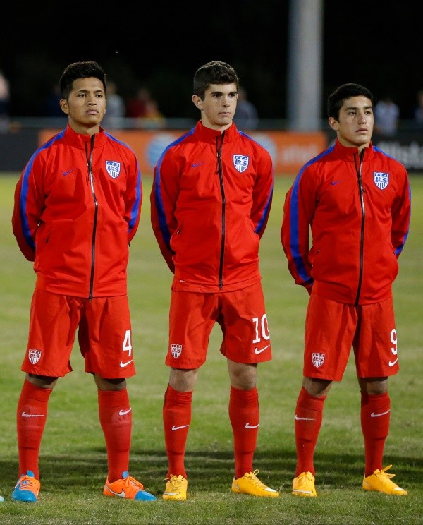 Christian Pulisic y Alejandro Zendejas en la Selección Sub-17 de Estados Unidos (Getty Images)