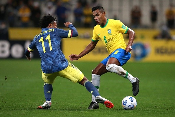 Alex Sandro en acción con Brasil. Getty.
