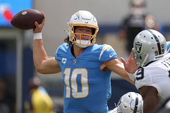 Assista a Chargers x Raiders ao vivo