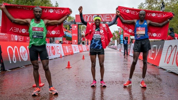Los atletas africanos dominan la competencia por estos tiempos (Getty Images)