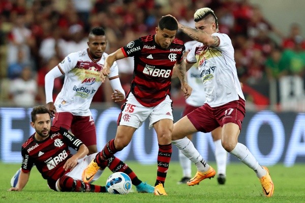 Joao Gomes brilla en Flamengo y es seguido por Liverpool (Foto: Getty Images)