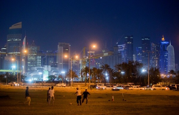 Jugar fútbol en Doha (Getty)