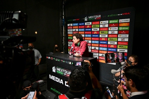 Guillermo Ochoa aclaró polémica del Clásico Nacional (Imago 7)