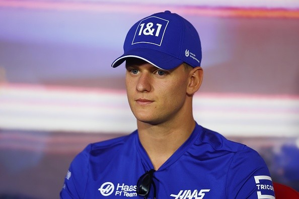 Mick Schumacher não está garantido na F1 em 2023. 
    Créditos: Lars Baron/Getty Images