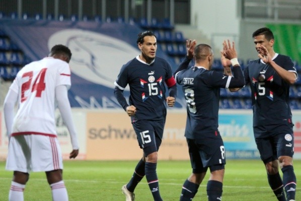 Paraguay ganó con gol de Balbuena (Albirroja)