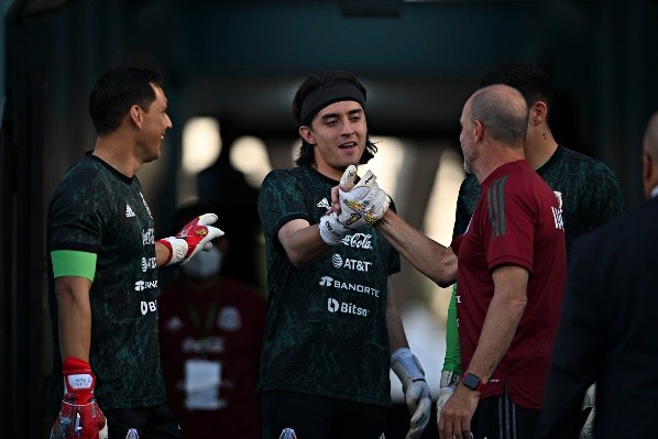 Rodolfo Cota y Carlos Acevedo luchan por el 3º lugar en el arco (Imago 7)