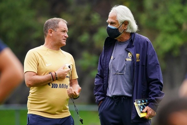 Andrés Lillini contaría con el respaldo de Miguel Mejía Barón para seguir siendo el DT de Pumas. Imago7