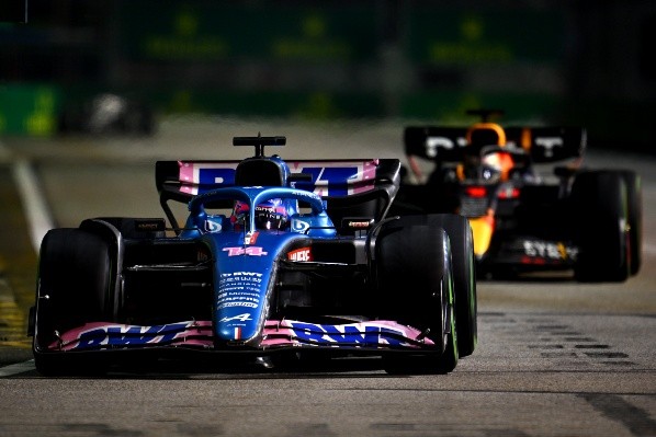 Max Verstappen se benefició por el abandono de Fernando Alonso (Foto: Getty Images)