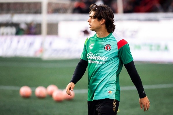 Joaquín Montecinos, seguido de cerca por el León (Imago 7)