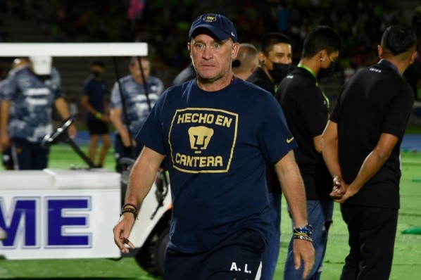 Andrés Lillini dejó de ser el DT de Pumas (Imago 7)