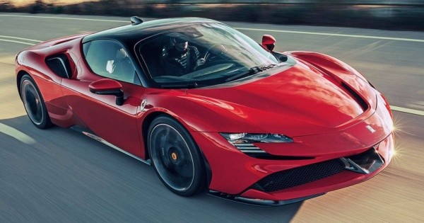Así es la bestial Ferrari de Haaland.