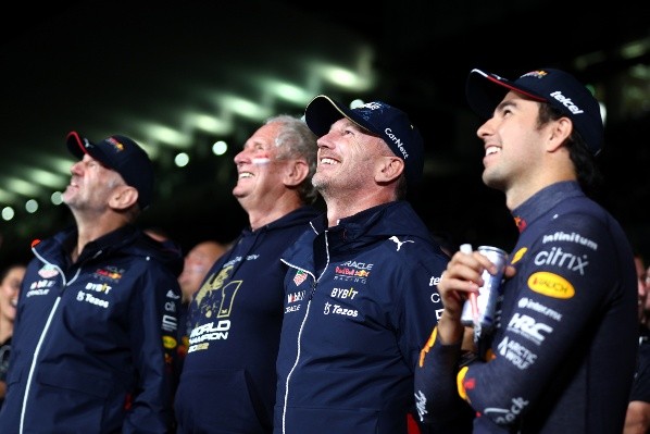 Christian Horner y Sergio Pérez, en la celebración de Verstappen (Getty Images)