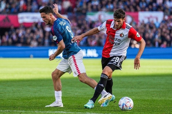 Santi Giménez disputó 79 minutos con el Feyenoord. (Foto: Imago)