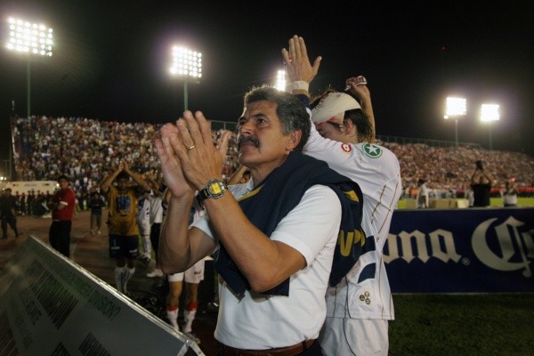 Ricardo Ferretti, campeón como entrenador de Pumas en el Clausura 2009. Imago7
