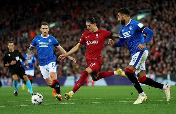 Acción de juego entre Liverpool y Rangers. Getty.