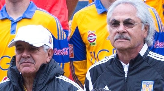 Ricardo Ferretti y Miguel Mejía Barón trabajaron codo a codo en un exitoso proceso en los Tigres de la UANL. Imago7