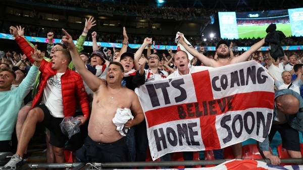 Los ingleses suelen ser los más ruidosos y llamativos cuando de alentar a su equipo se trata en un Mundial (Getty Images)