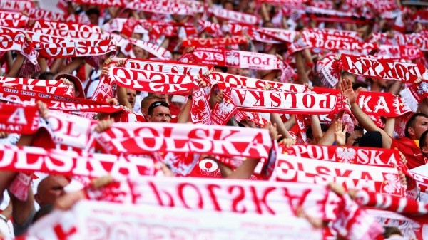 Los polacos disfrutan de tener a su selección en un Mundial y lo demuestran con un acompañamiento masivo (Getty Images)