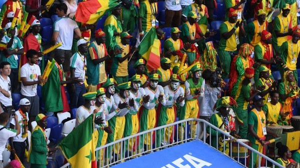 Canciones, color y mucha pasión basadas en las costumbres africanas, para los aficionados de Senegal (Getty Images)
