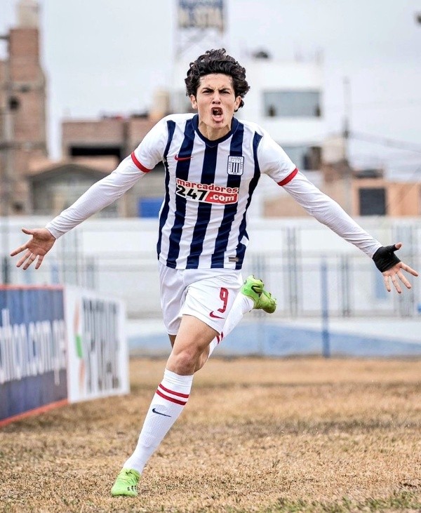 Sebastián Pineau destaca en la reserva de Alianza Lima. (Foto: Liga 1)