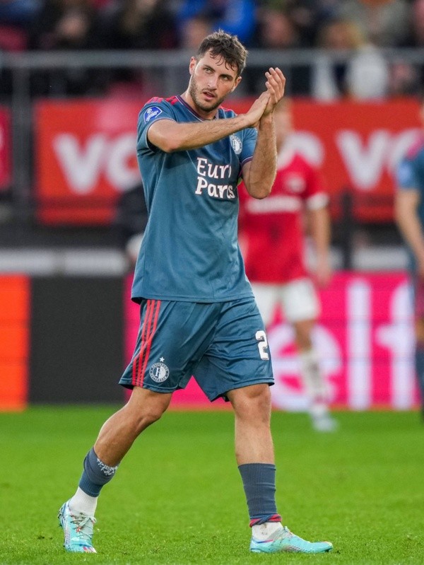 Santi Giménez hizo un buen partido vs.AZ Alkmaar (Imago)