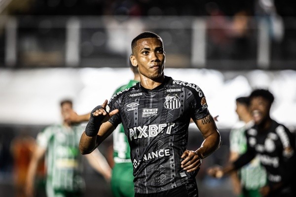 Angulo, do Santos, quer ganhar pouco, mas dev sair do Peixe