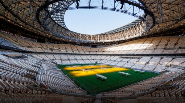 Techos con paneles solares en el estadio que albergará la final de la Copa del Mundo (Sporting News)