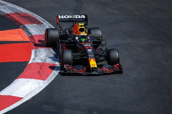 Checo Pérez culminó tercero en el Gran Premio de México 2021 de la Fórmula 1 (Foto: Getty Images)
