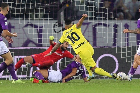 Momento de gol de Martínez. Getty.