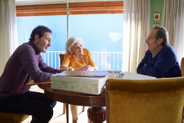 Guillermo Francella con Pochi Ducasse y Martín Seefeld. Foto: (Star +)