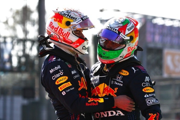 Max Verstappen y Checo Pérez tras el Gran Premio de México 2021 (Foto: Getty Images)