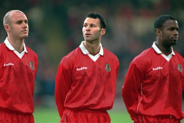 Page con su amigo Giggs. Getty.