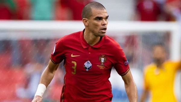 Pepe volvió a ser importante en su equipo en la selección portuguesa, que buscará destacarse en Qatar (The Score)