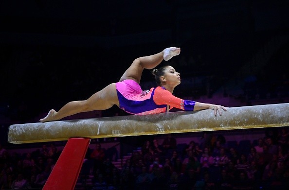 Mundial de ginástica: Rebeca Andrade se garante em quatro finais e Flavia  Saraiva em duas, Esporte