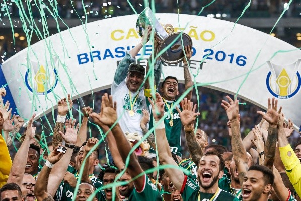 SE Palmeiras chega ao seu 7º título de Brasileirão e 11º titulo de  Campeonato Brasileiro. Antes que chamem de fax, eu cito o exemplo do  Liverpool que tem 19 Campeonatos Ingleses apesar