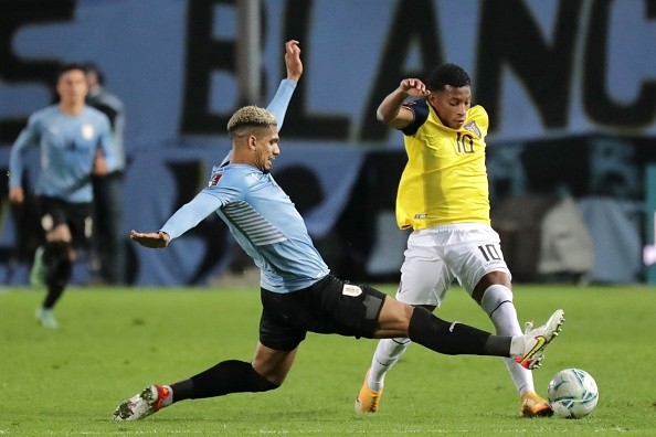 Araújo en acción con Uruguay. Getty.