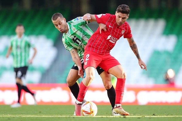 Acción de juego entre Betis y Sevilla. Getty.